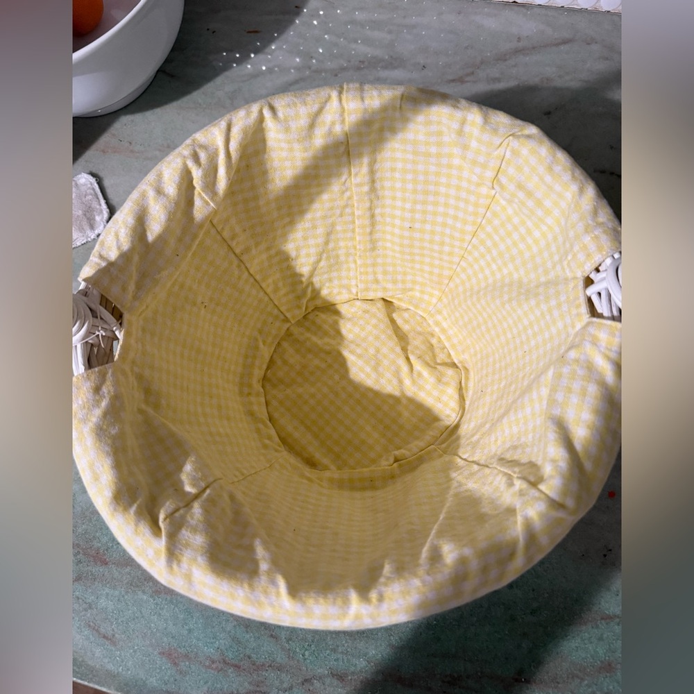 Pottery Barn Kids White basket with yellow Gingham Liner NO NAME - Picture 2 of 6